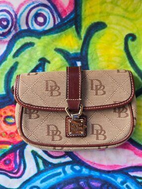 Dooney and bourke jacquard wristlet